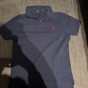 Ralph Lauren pike - |Ralph Lauren pike| storlek m| skick 9/10| skriv för mer info