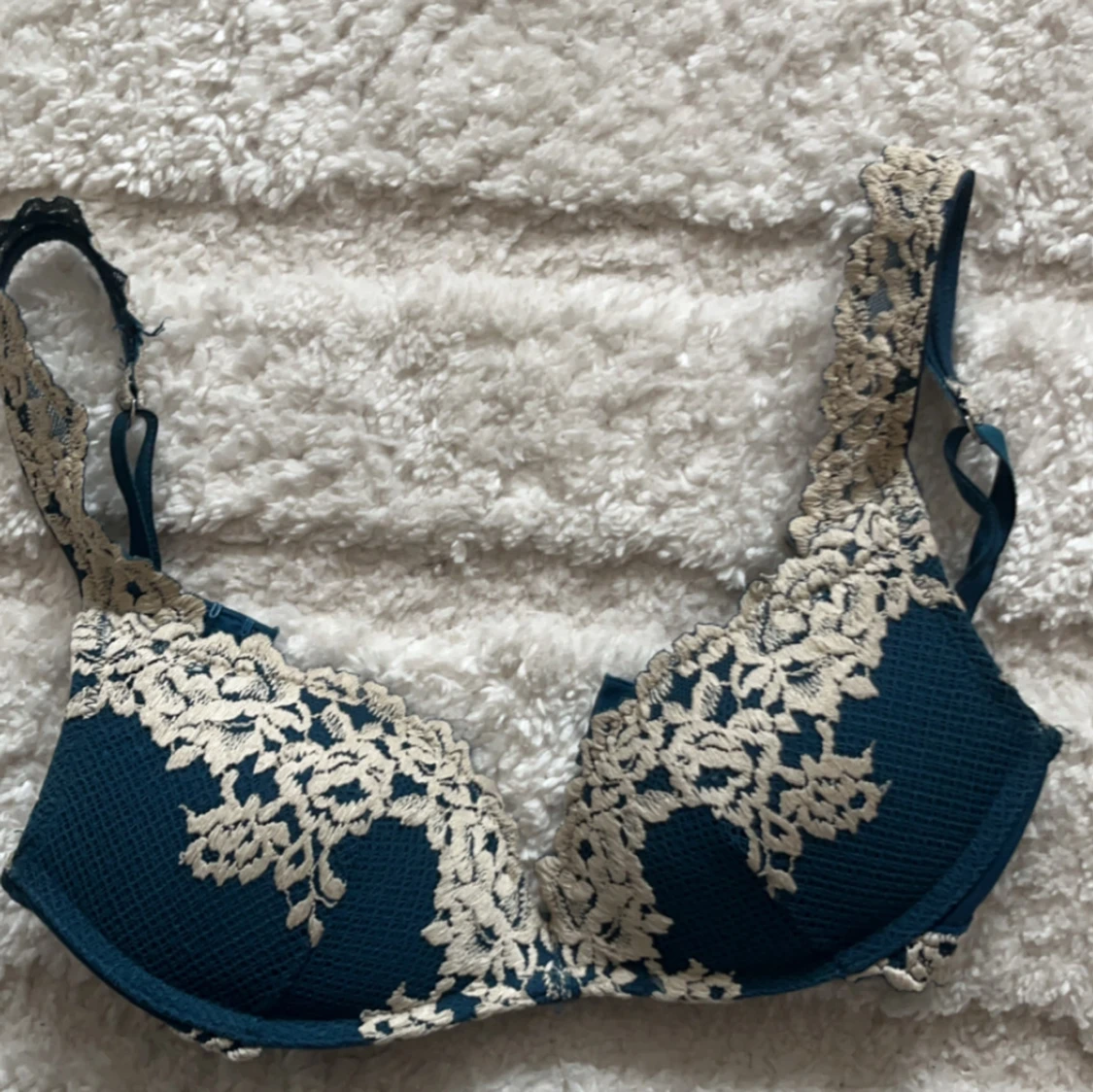 Mörkblå intimissimi bh  - 1