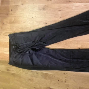 Svarta mjukisbyxor från Gina Tricot - Jättesköna mjukisbyxor från GinaTricot🤍🤍