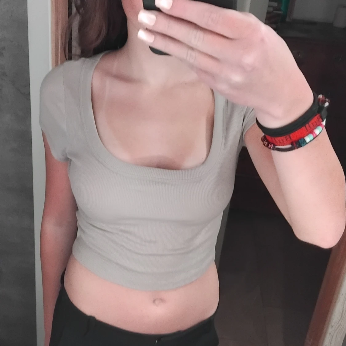 Beige ribbad croppad topp - 1