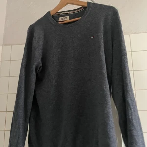 Tommy Hilfiger tröja - Snygg tröja använd fåtal gånger 