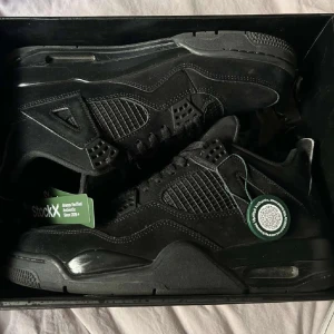 Jordan 4 Black Cats - Helt nya oanvända med box. Köptes för 7000kr på GOAT