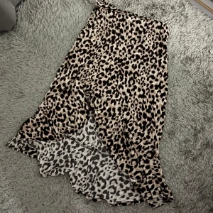 Leopard kjol - Lång leopard kjol med slits💓