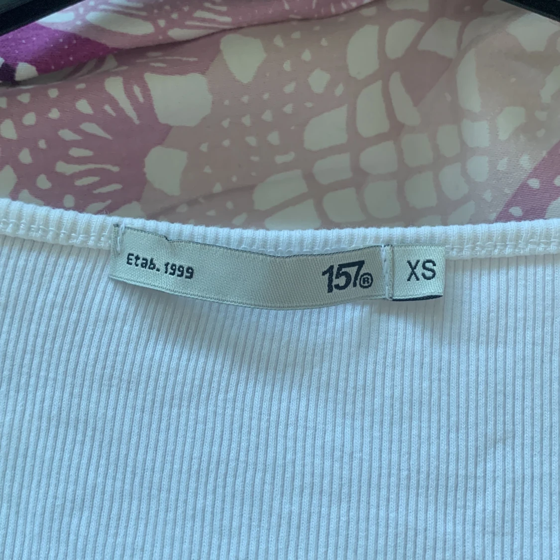 Vit ribbad klänning från 157 - 2