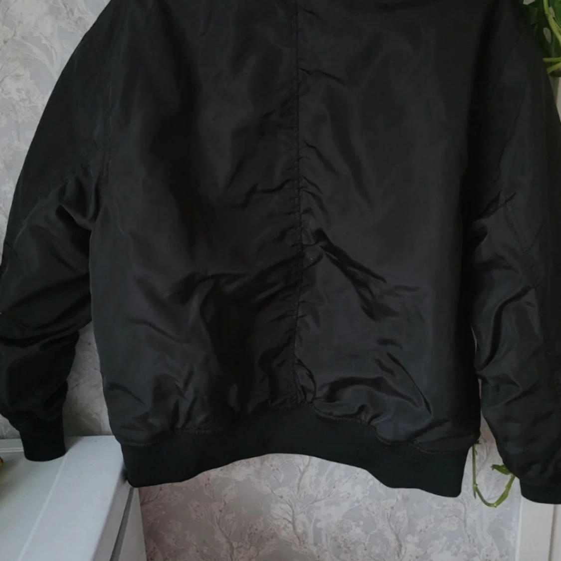 Ny Svart bomberjacka med orange foder - 2