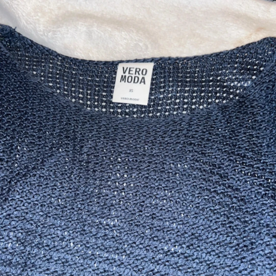 Mörkblå stickad tröja  - 2