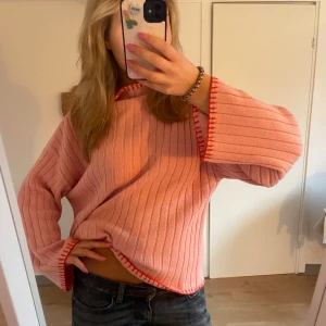 Polotröja - Såå cool polotröja med detaljer🍬🩷🩷