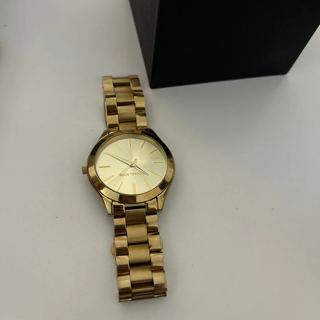 Guld  klocka från Michael Kors - 1