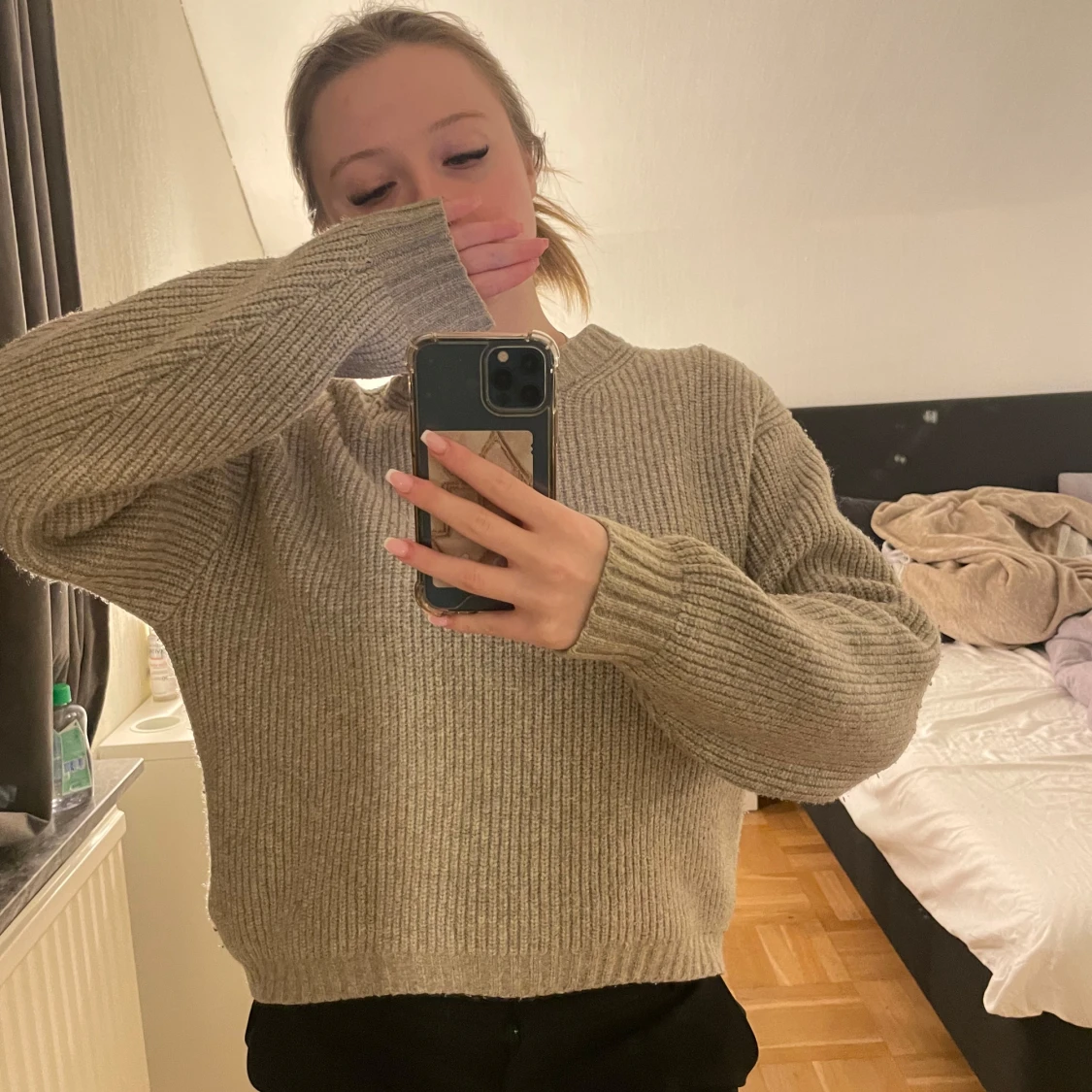 Beige stickad tröja - 1