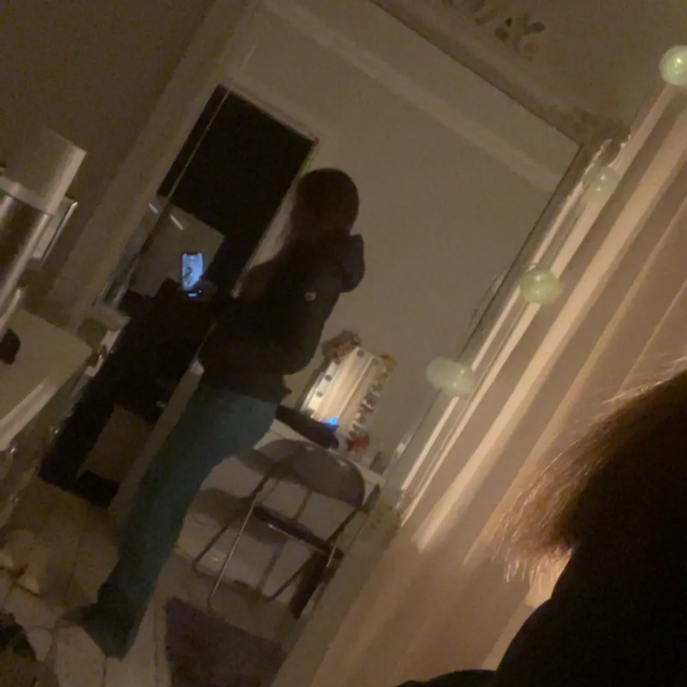 Intressekoll. Mörk blå dun jacka från colmar, okej skick men så himla fin. Vill sälja för är intresserad utav en svart version.. Takit.