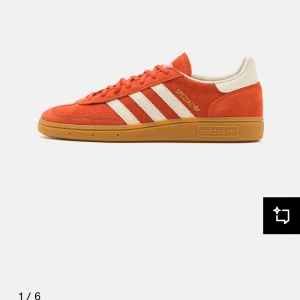 Adidas spezial - Snygga, trendiga sneakers inför våren, använda 2 ggr, säljer då de aldrig kmr till användning❤️hör av er om ni vill köpa