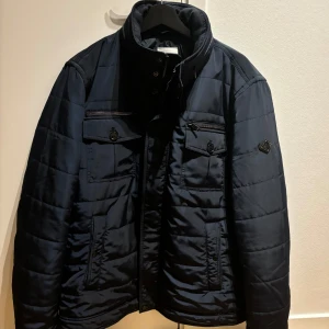 J.Linderberg Jacka - J.Linderberg Jacka | Storlek XL kan passa L | Nypris 4500kr
