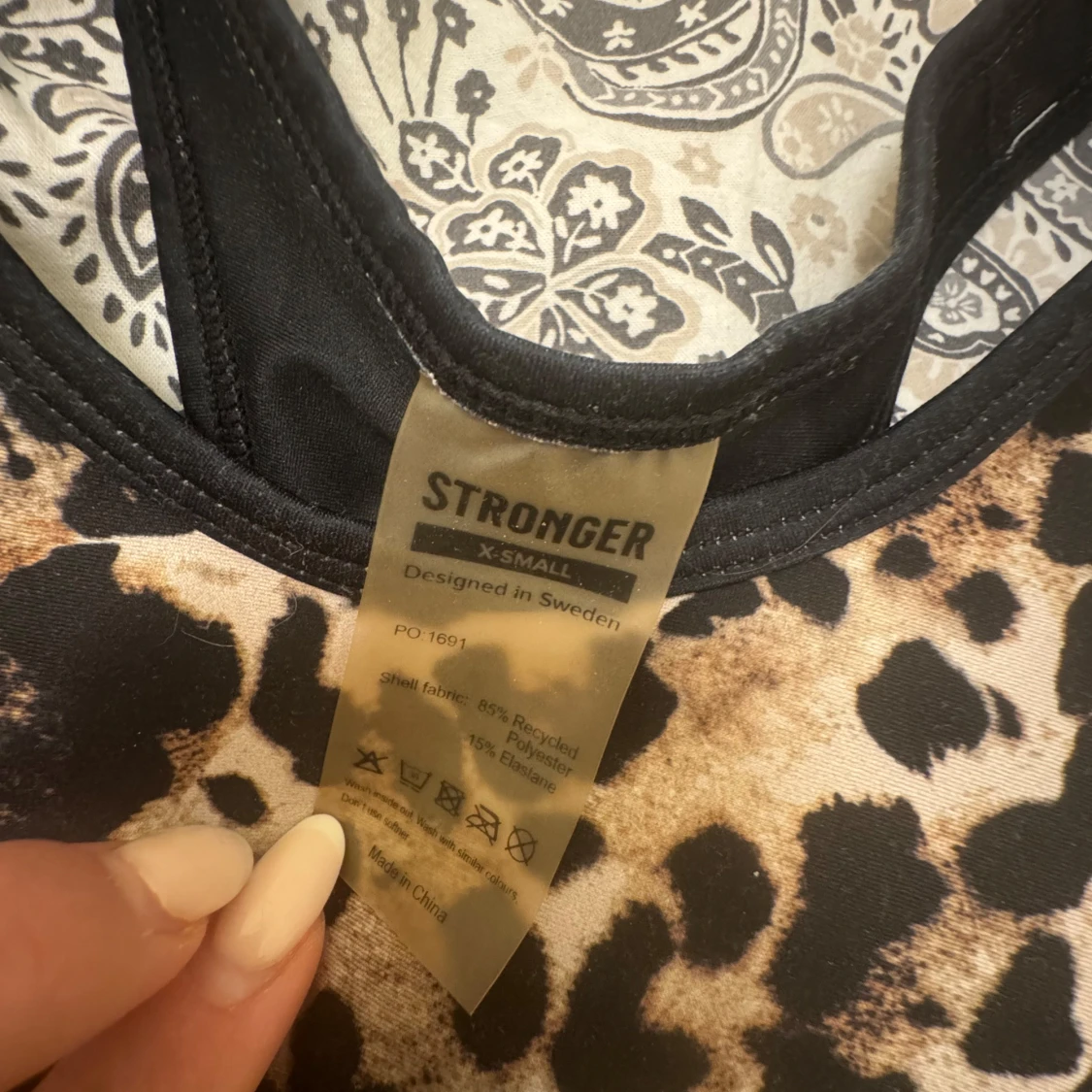 Leopardmönstrade leggings från Stronger - 3