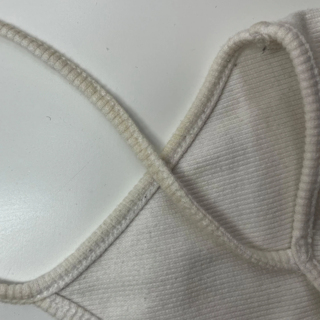 Beige ribbad linnetopp från Monki - 4