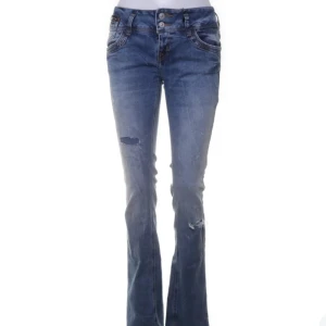 LTB jeans - Säljer dessa low waist LTB jeans! Passar storlekar S till M ungefär och längderna 167/175.  Skriv privat för fler bilder och mer information. Priset går att diskutera 