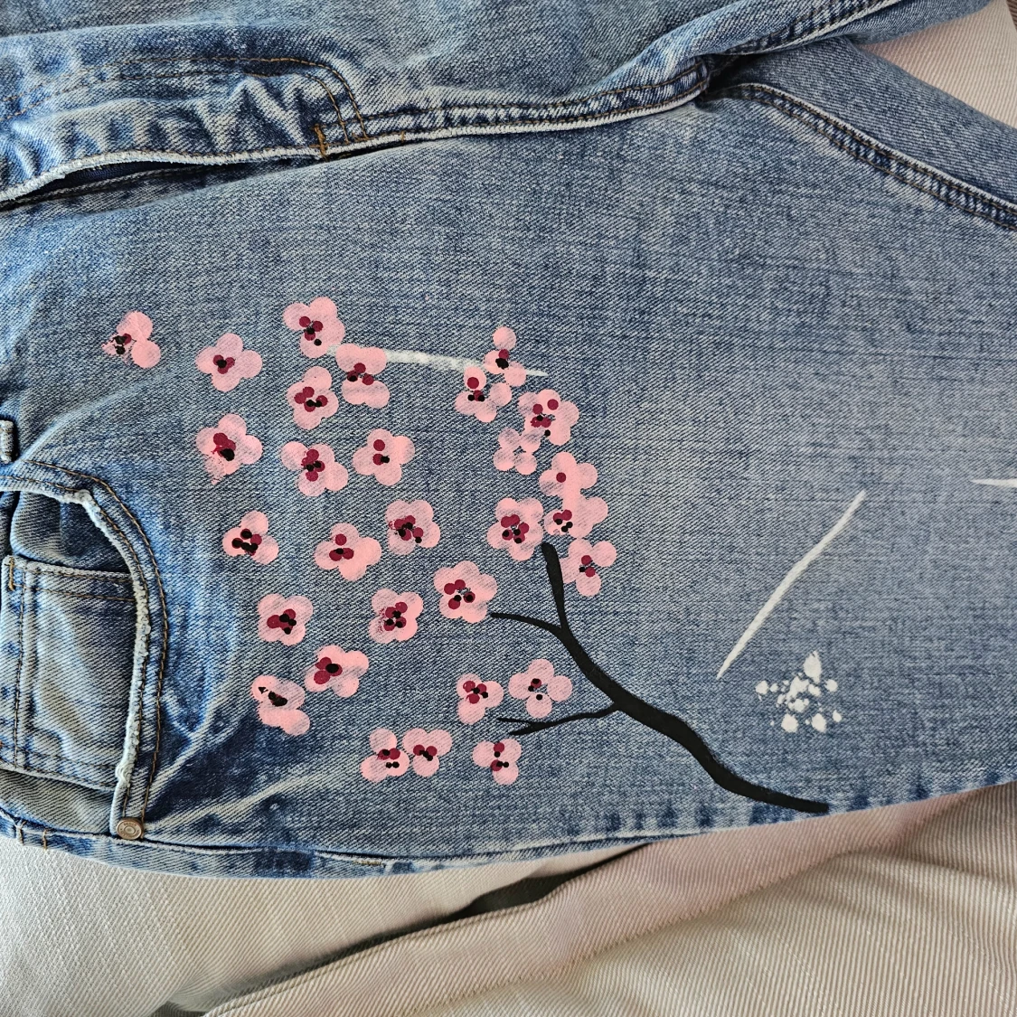 Riots målade jeans med körsbärsblommor - 4