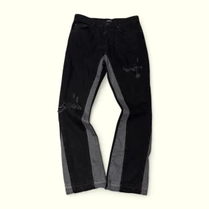 Flare Jeans - Riktigt snygg flare jeans med en custom look💯 Kom dm vid frågor🙏