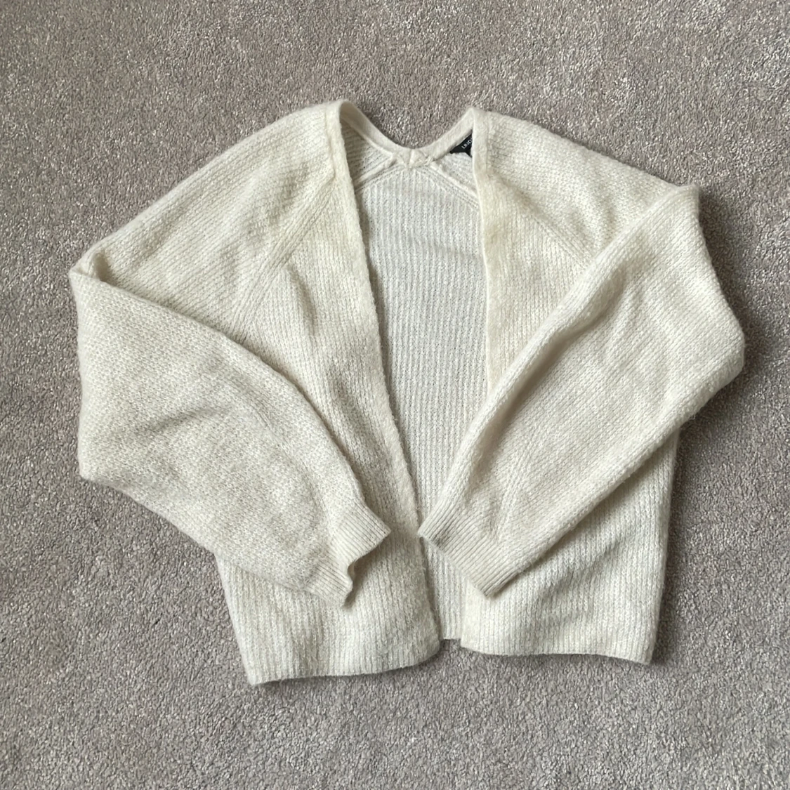 Vit stickad kofta🙌🏼