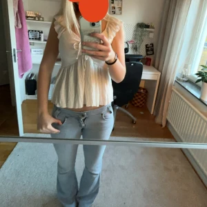 Snygg topp - Jättesnygg topp. Går att knyta och inte. Kom privat för fler frågor ❤️