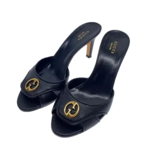 Gucci Klackar - DETALJER Material: Läder Färg: Svart Tillbehör: Inga Å ANGE I fint skick, med några små tecken på användning.  STORLEK  EU: 36 Storbritannien: 4,5 USA: 6