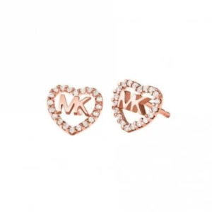 Michael Kors örhängen - Säljer dessa fina MK örhängen i Rosegold. De är helt nya och kommer med orginal förpackningen (box)🥰 