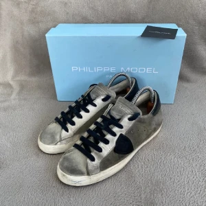 Philippe modell  - Ett par Philippe modell som är hyfsat sälttsynta, skick 7/10 och inget OG följer med, storlek 40 och skriv för funderingar. 