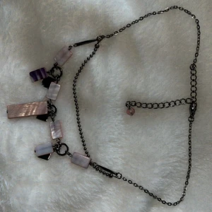 Halsband  - 2 halsband som matchar varandra. Egentillverkade och köpta på en marknad men aldrig blivit använda.