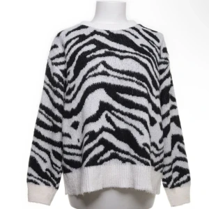 Zebra tröja - Zebra tröja från sellpy oanvänd och toppenskick🥰