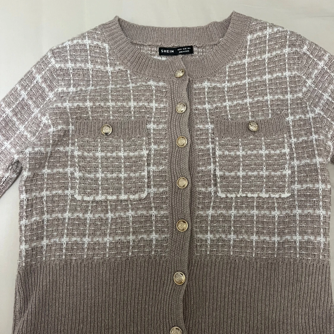 Långärmad kofta med knappar