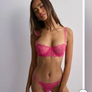 Rosa bh - Jätte söt rosa bh från Nelly. Aldrig använt den, råkade beställa fel storlek. Denna är i 70B💕(originalpris 599kr)