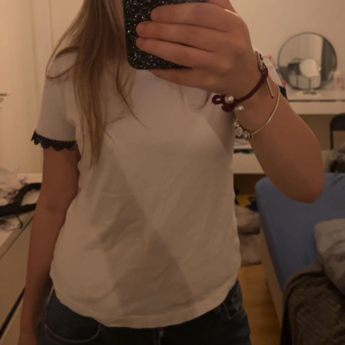 snygg teöja med detaljer 