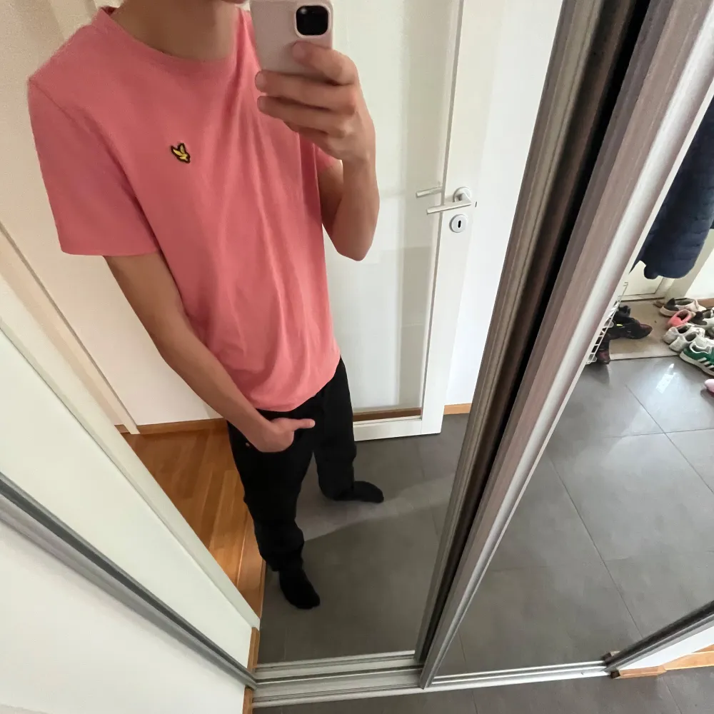 As snygg Lyle scott t-shirt min kille säljer, skriv för fler bilder eller frågor . T-shirts.