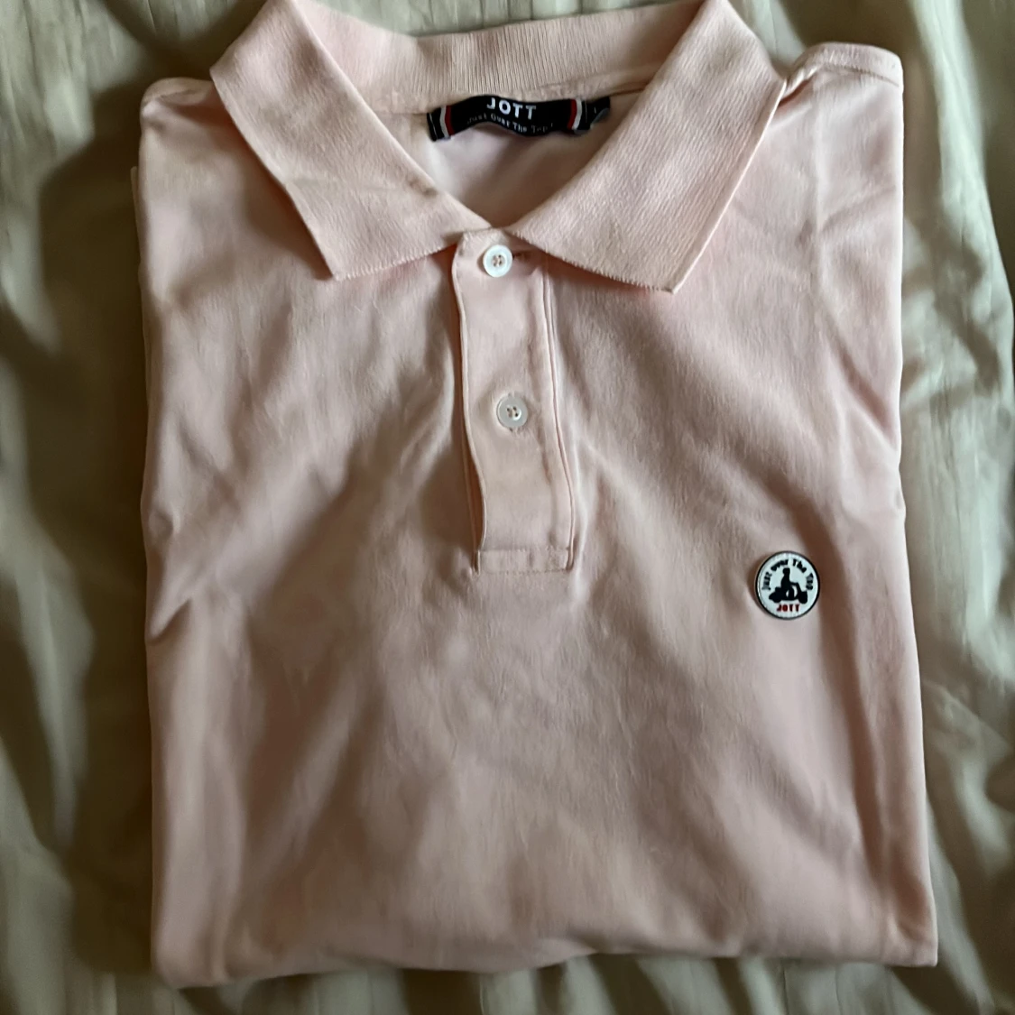 Ljusrosa pikétröja från JOTT - 91