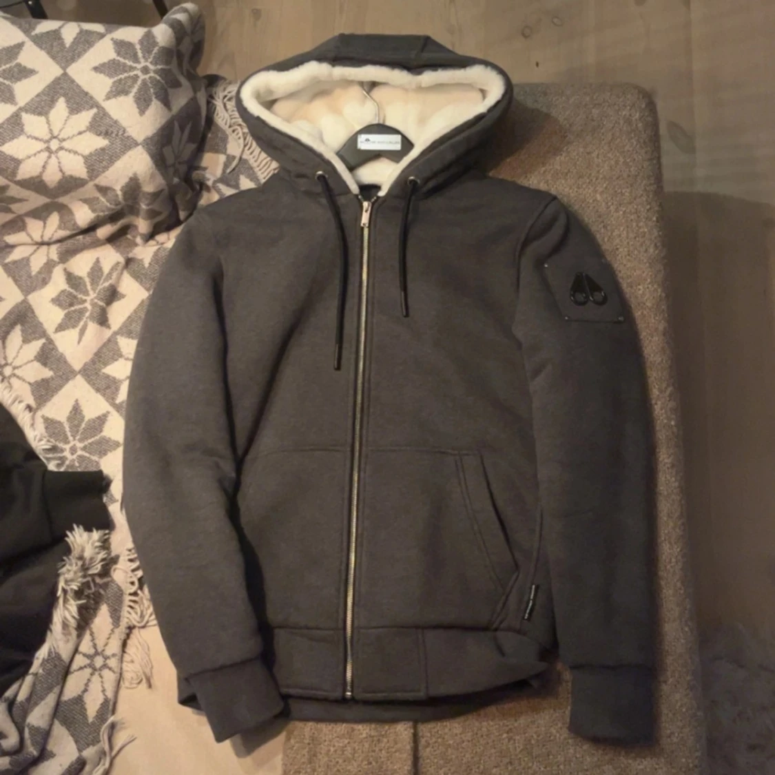 Grå moose knuckles hoodie/jacka