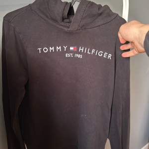 Skön Tommy hilfiger hoodie skick 8/10