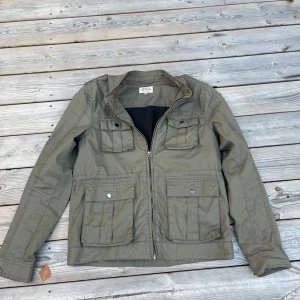 Fieldjacka - Säljer nu en galet fet jacka från märket ”Made in the shade” i storlek S.