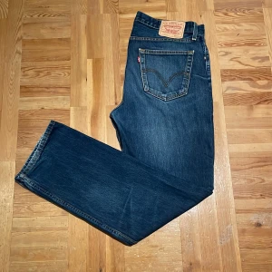 Levi’s jeans - Levi’s 751 i väldigt bra skick! Inga hål eller så. Skriv för mått eller om du har frågor!!!