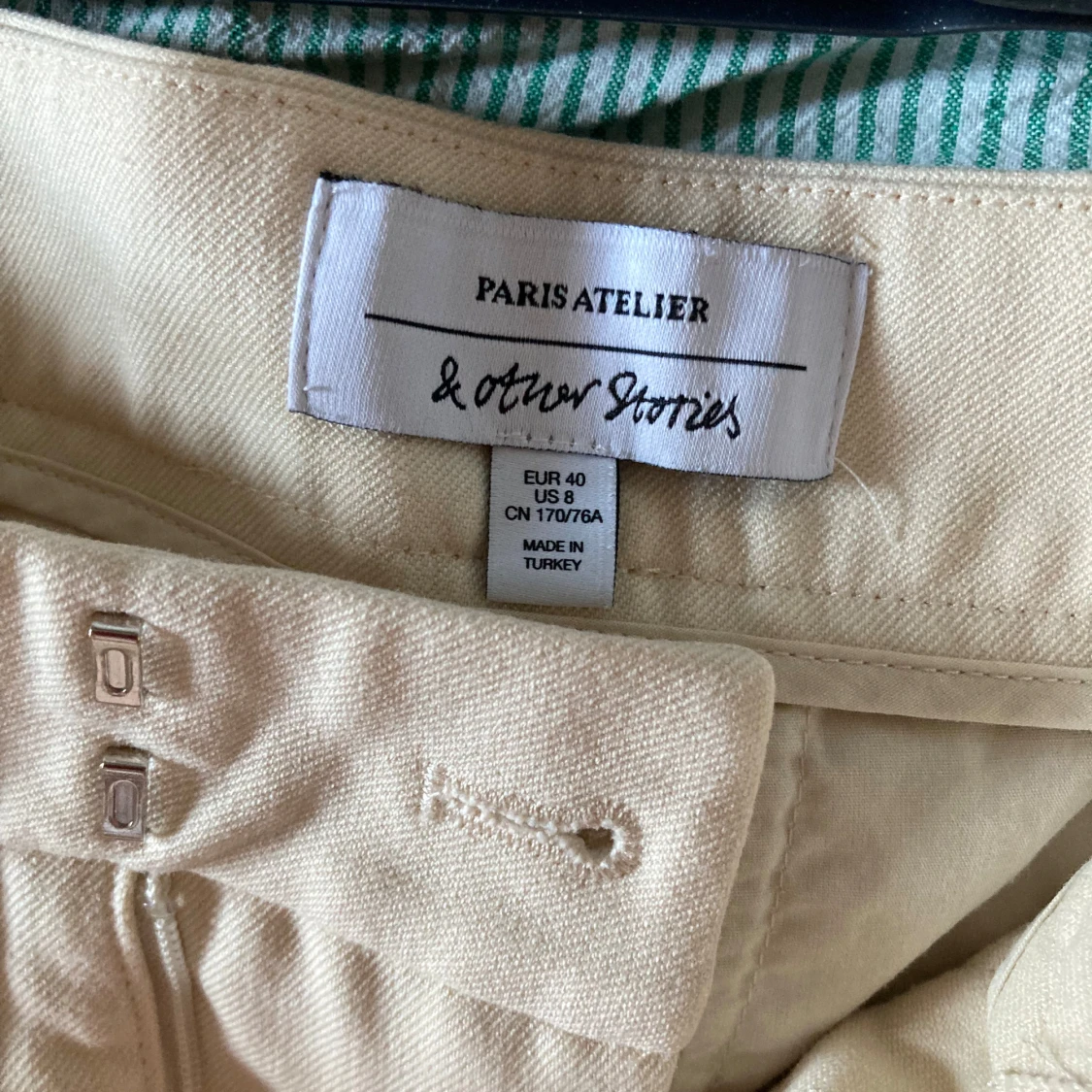 Beige byxor från &other stories - 91