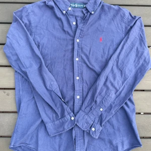 Blå Ralph Lauren Skjorta  - Storlek M, Ok skick