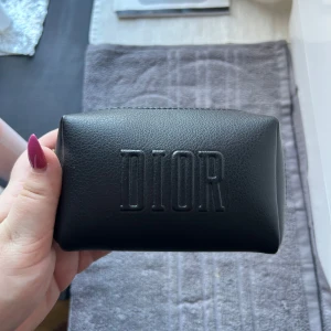 Dior necessär  - Mycket bra skick knappt använd 💖
