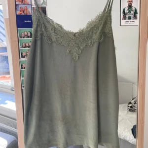 Grönt spetslinne  - Grönt spetslinne från New yorker🥰 Sparsamt använd