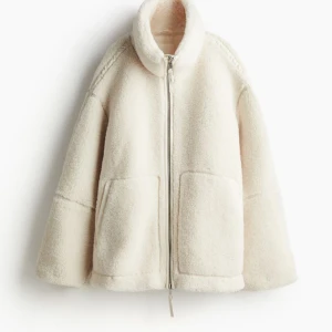 Teddyjacka - Intressekoll på min populära teddyjacka från h&m, helt slutsåld och såå mysig