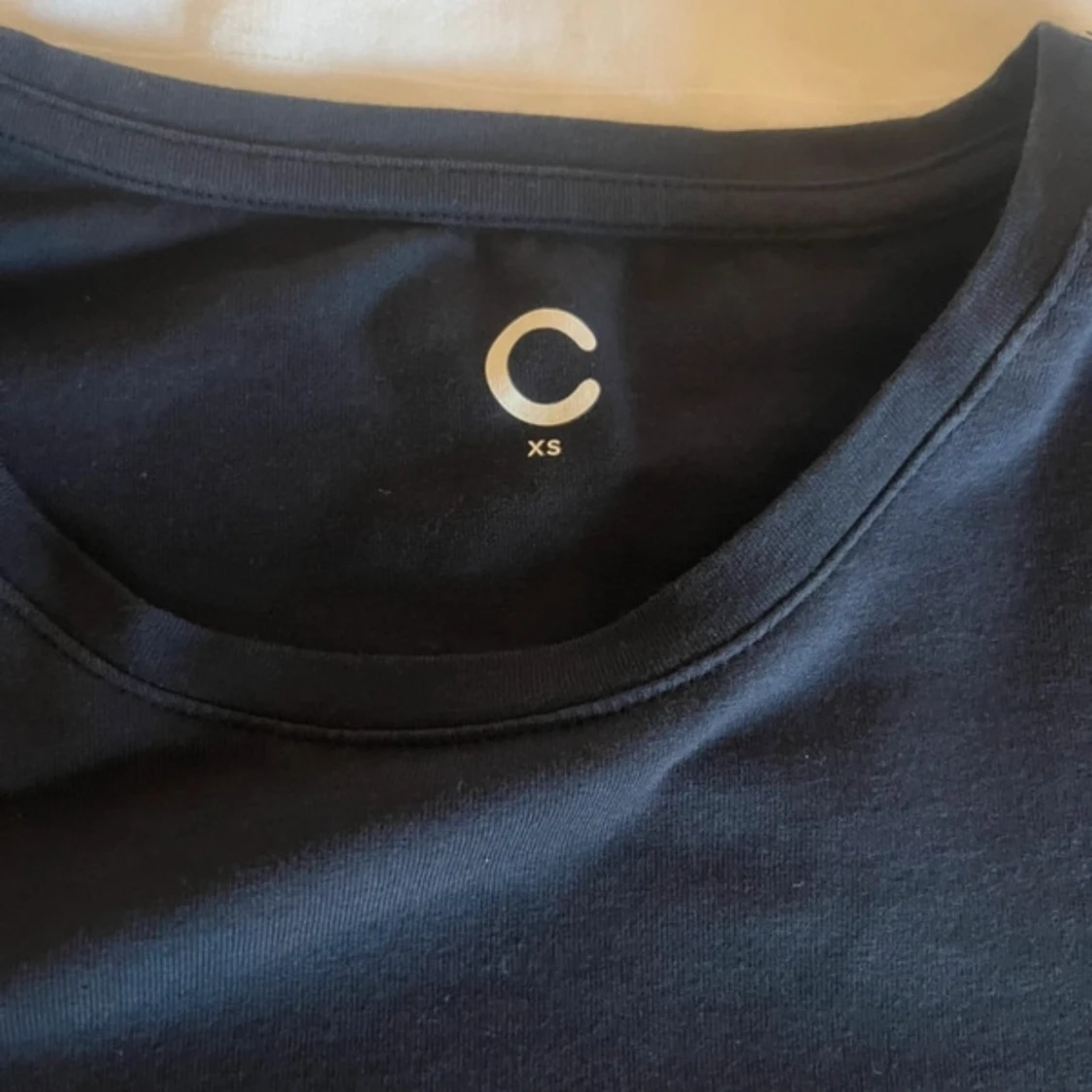 Mörkblå tajt tröja  - 90