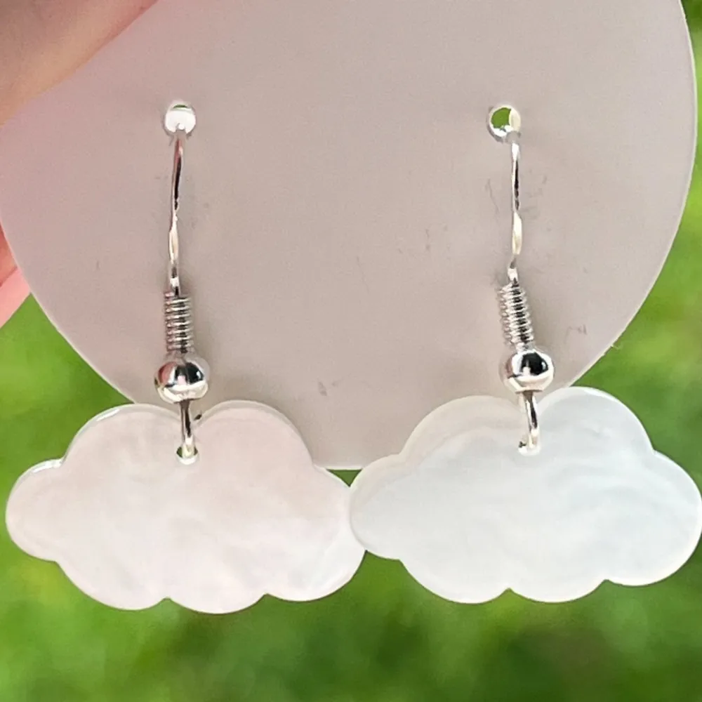 Handmade cloud earrings.🎀. Accessoarer.