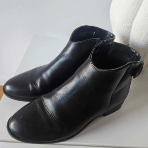 Svarta boots - Fina svarta boots till hösten från Anna Field i storlek 37