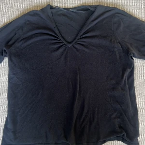 Tröja - Fin tröja med uringning! Jätteskön inför vintern!