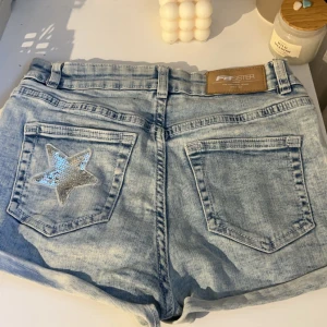 jeansshorts  - säljer då jag inte tycker jag passar i dom längre❣️
