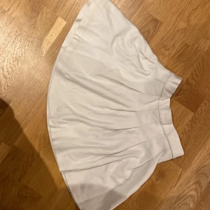 Kjol - I ganska bra skick💕tennis liknade kjol 