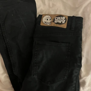 Baggy jeans - Bra skick! Nästan aldrig använt dom själv då dom är lite förstora för mig som har 36!