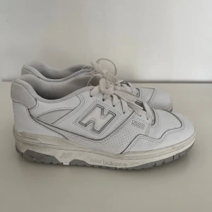 NEW balance 550 stl 40,5 - Skor inköpta på arket  Stl 40,5 Se skicket på bilderna. Använda några få gånger men behöver rengöras.